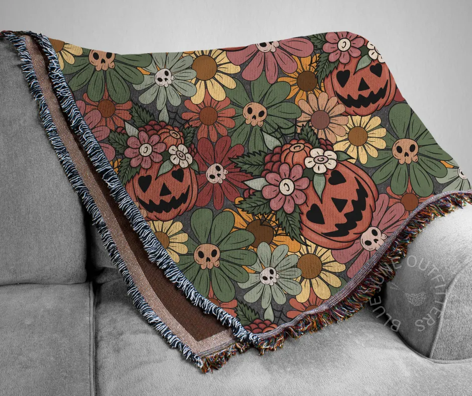 Retro Jack-O-Lanterns And Skulls | Woven Blanket